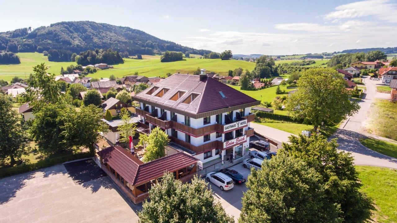 Gasthaus Hotel Beim Erich Oberhofen am Irrsee المظهر الخارجي الصورة