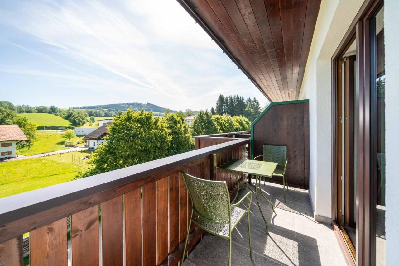 Gasthaus Hotel Beim Erich Oberhofen am Irrsee المظهر الخارجي الصورة
